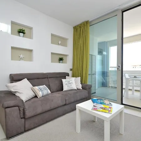 Apartment Schoene In *