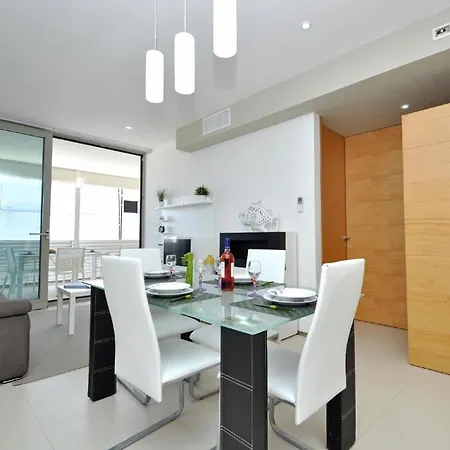 Schoene In Apartment